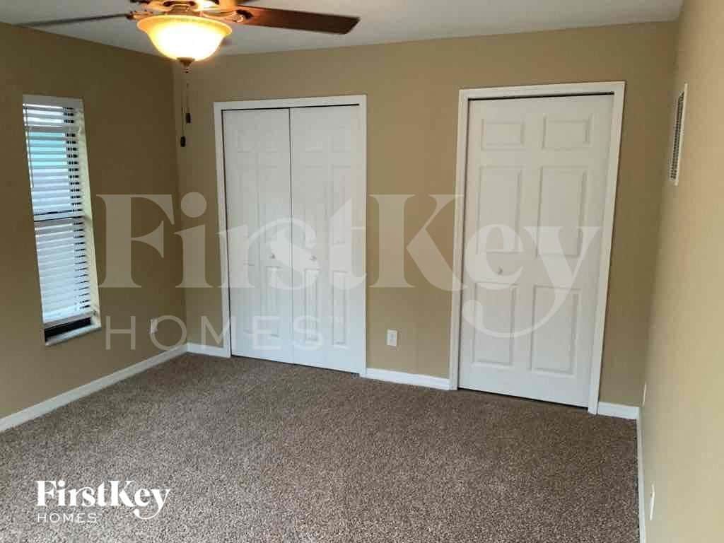 Building Photo - 233 SW 38th St