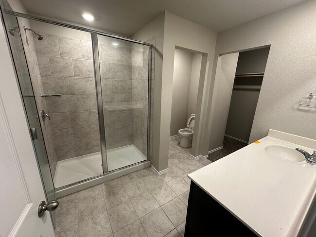 Building Photo - 5108 Karen Grn Dr