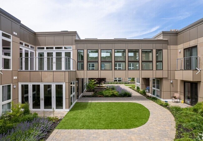 Building Photo - 350 Pleasant St