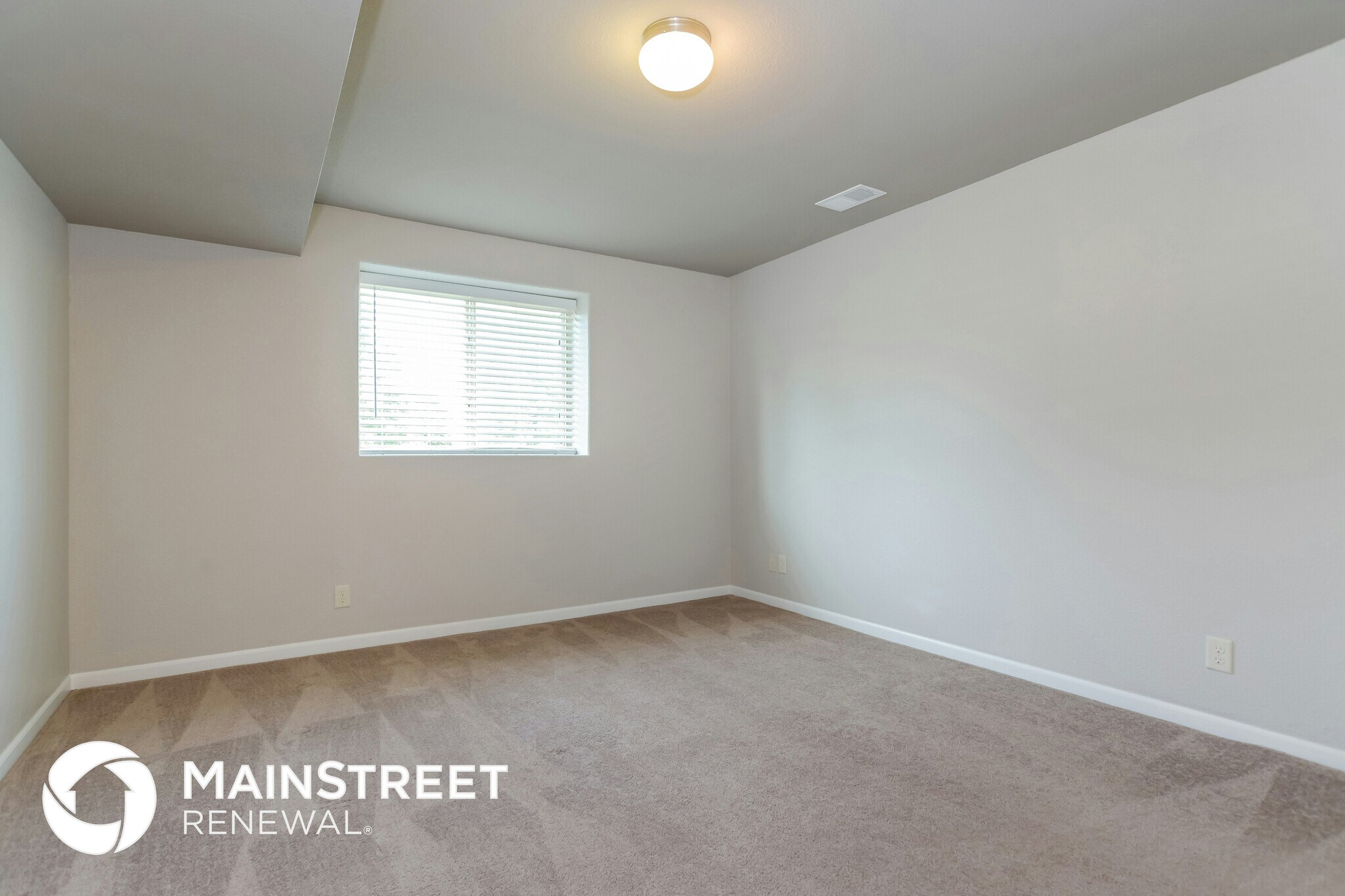 Building Photo - 203 NE Kim Ct