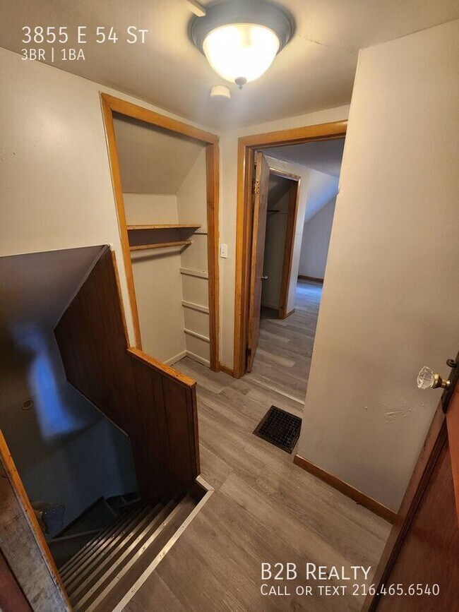 Building Photo - 3855 E 54th St