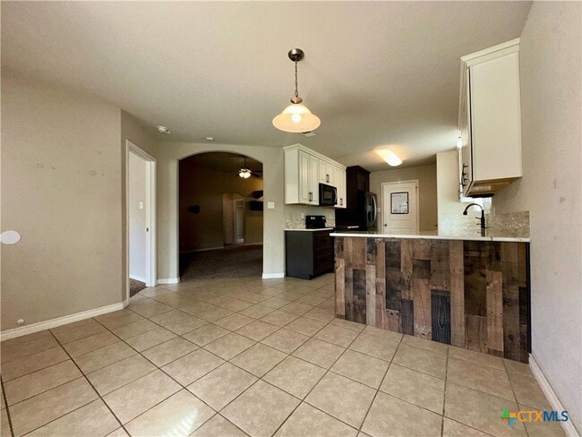 Building Photo - 2702 Montague County Dr