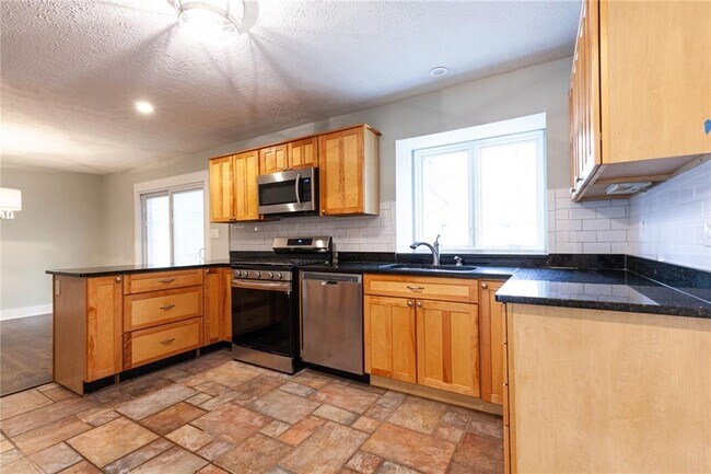 Building Photo - 2971 Stratford Arms Dr