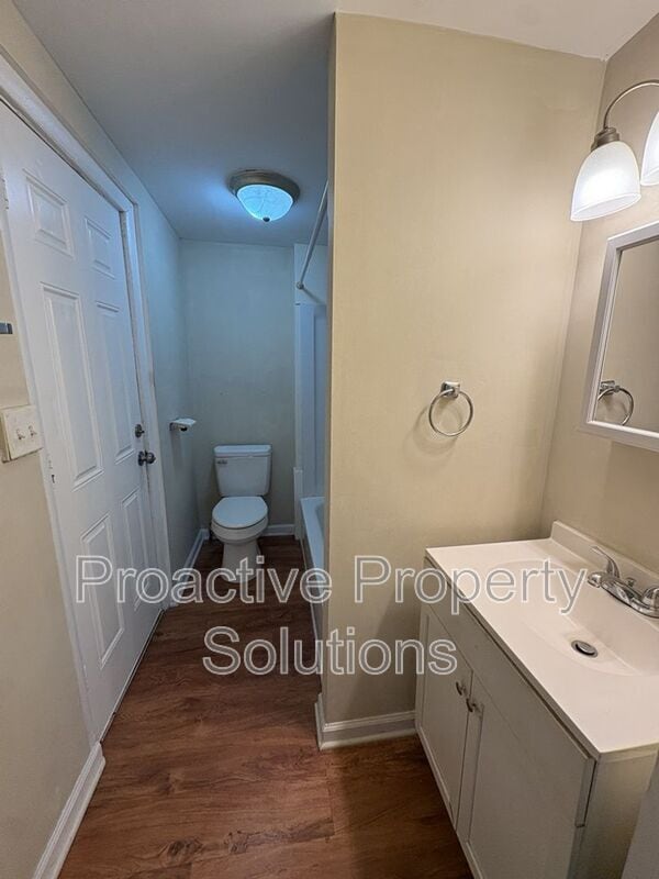 Building Photo - 850-850 Capouse Ave