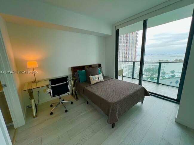 Building Photo - 501 NE 31st St