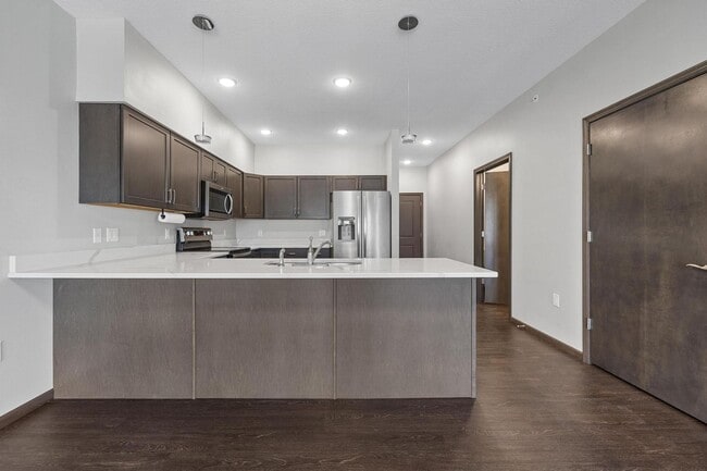 Building Photo - End Unit Townhome Just Blocks Away From Do...