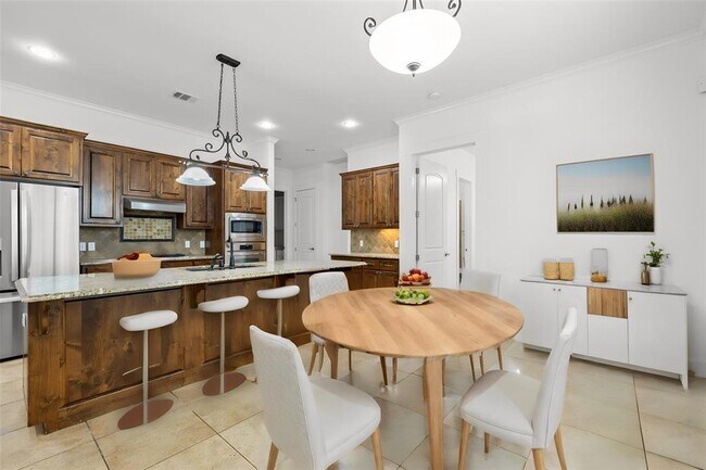 Building Photo - 1607 Chelsea Ln