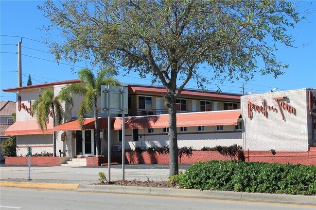 Building Photo - 1010 S Federal Hwy