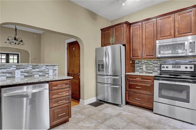 Building Photo - 5538 N College Ave