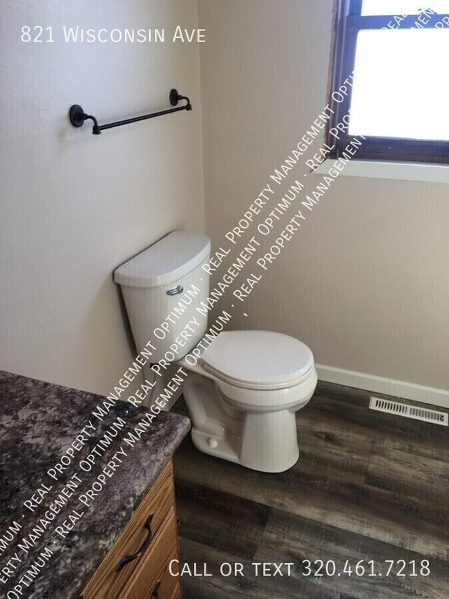 Building Photo - 821 Wisconsin Ave