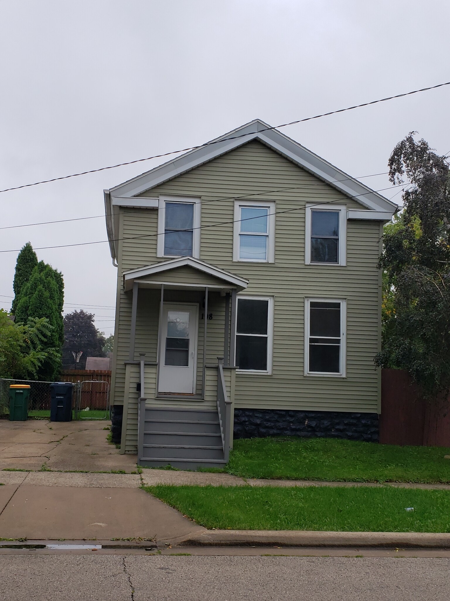 Building Photo - 198 E Cotton St