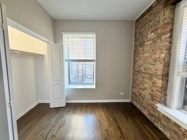 Building Photo - 3433 N Elaine Pl