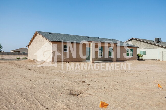 Building Photo - Brand New Beautiful Large Single Story Home