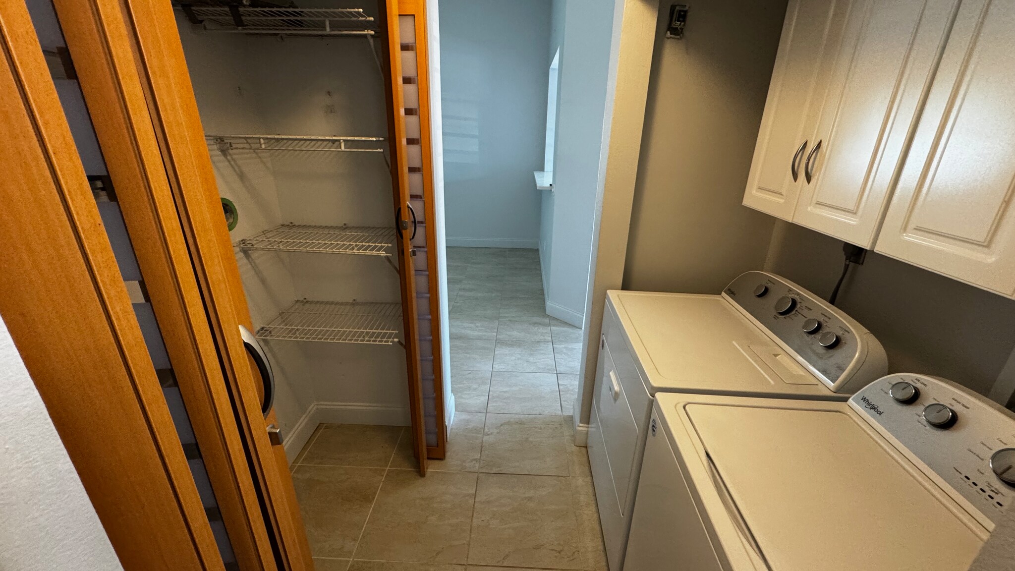 Storage and washer/dryer - 163 Breezeway Ct