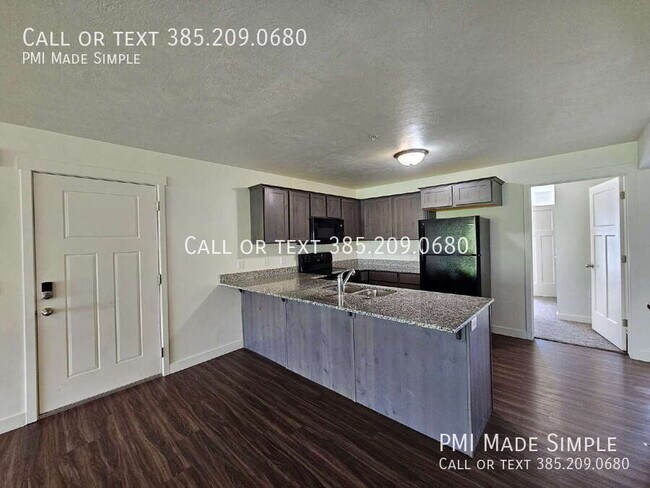 Building Photo - 783 E 550 S