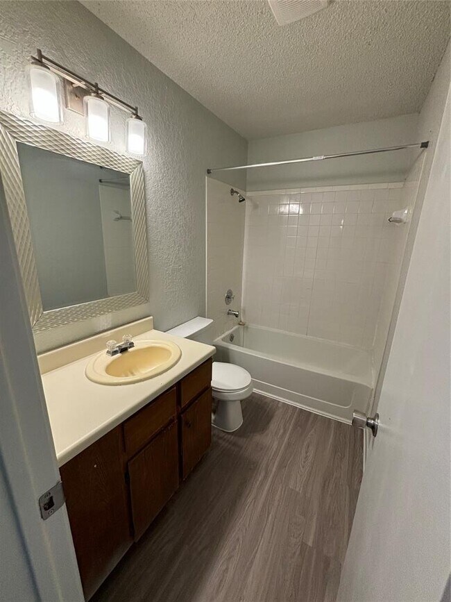 Building Photo - 1112 Byers Ln
