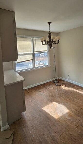 Building Photo - 2209 Shore Dr