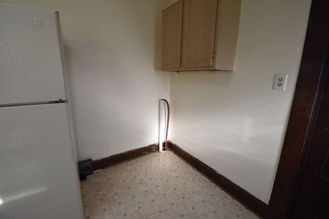 Building Photo - Two Bedroom House in Knightstown