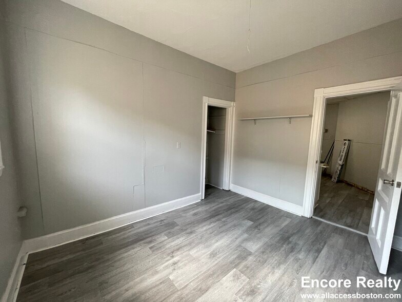 Building Photo - 11 Park St