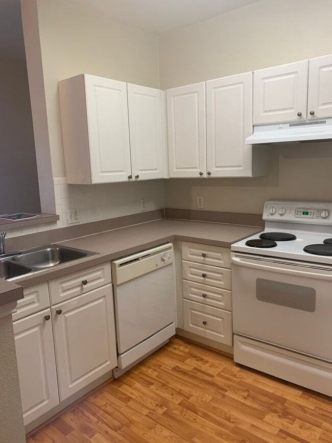 Building Photo - 280 Celebration Blvd