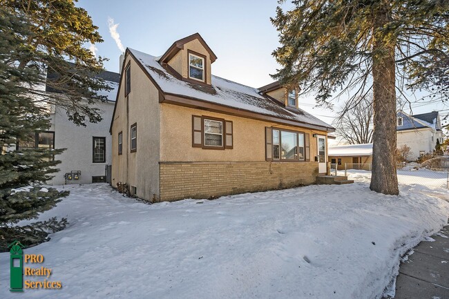 Building Photo - 3 Bedroom Home in Northeast Minneapolis