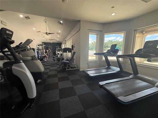 Building Photo - 19138 Meadow Pine Dr