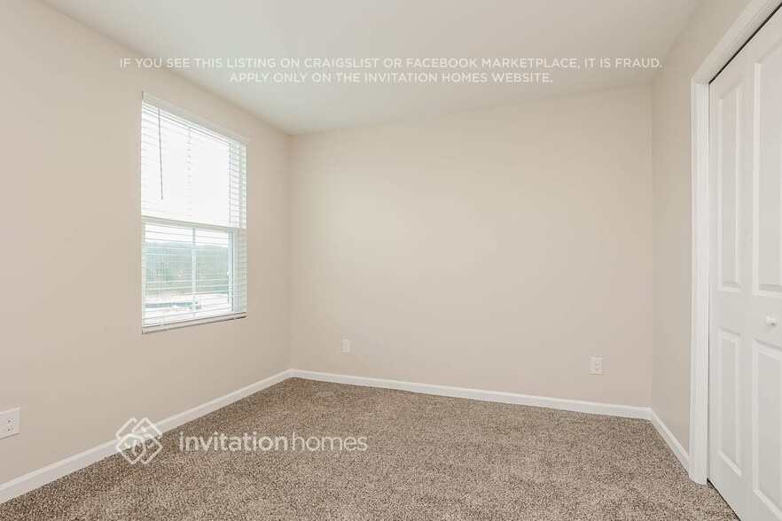 Building Photo - 2417 Solomon Ln