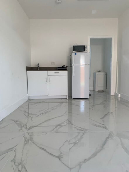 Primary Photo - 9798 SW 158th St