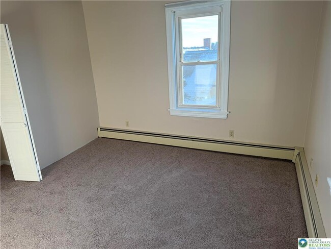 Building Photo - 4453 Main St