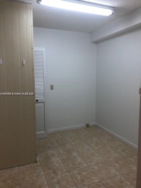 Building Photo - 1715 Whitehall Dr