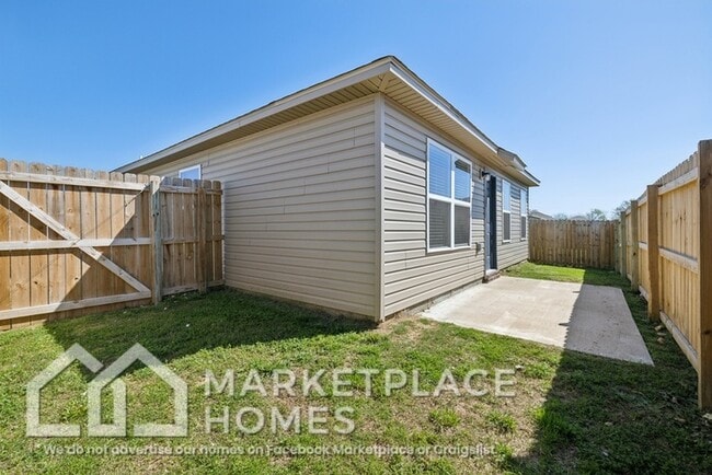 Building Photo - 981 E Starling St