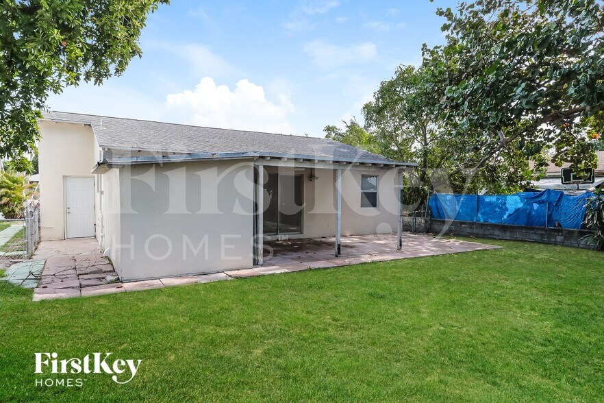 Building Photo - 506 58th St