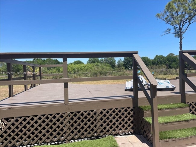 Building Photo - 675 N Romero St