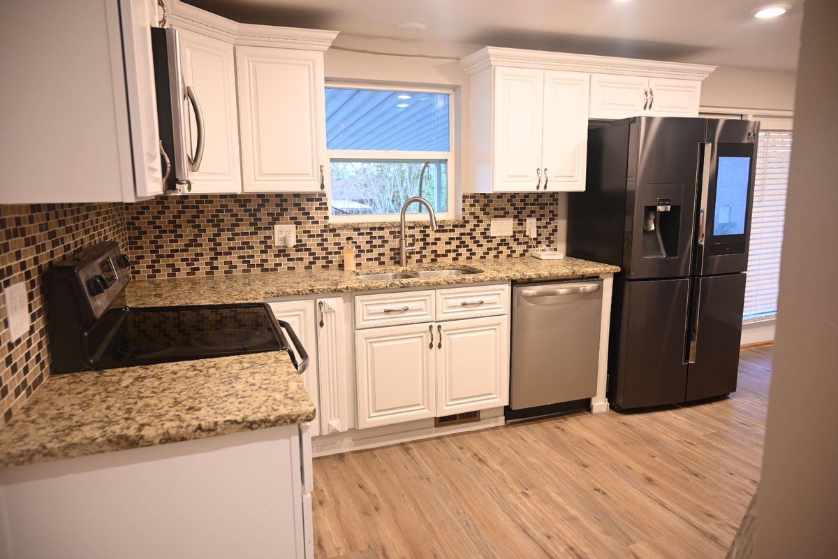 Building Photo - 3474 W San Carlos Dr