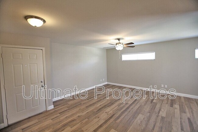 Building Photo - 5520 W Alice Ave