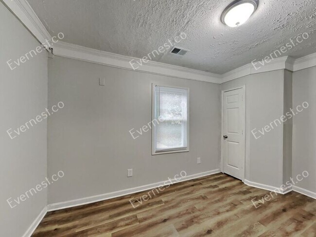 Building Photo - 2168 Rexford Dr