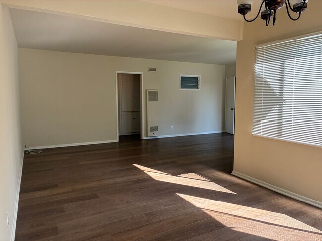 Building Photo - 1387 Eagle Vista Dr