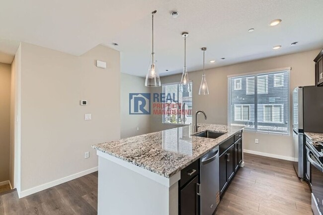 Building Photo - 1759 Peak Lp