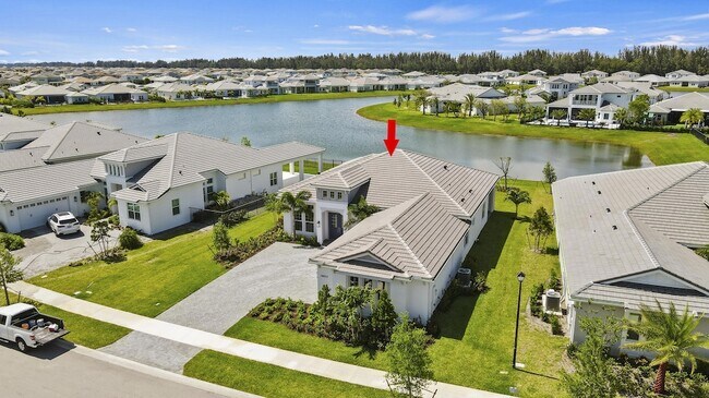 Building Photo - 14823 Wildwood Cir