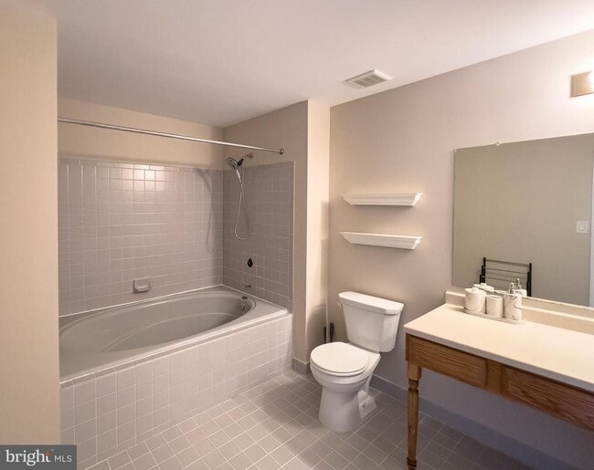 Building Photo - 806 Wharton Rd