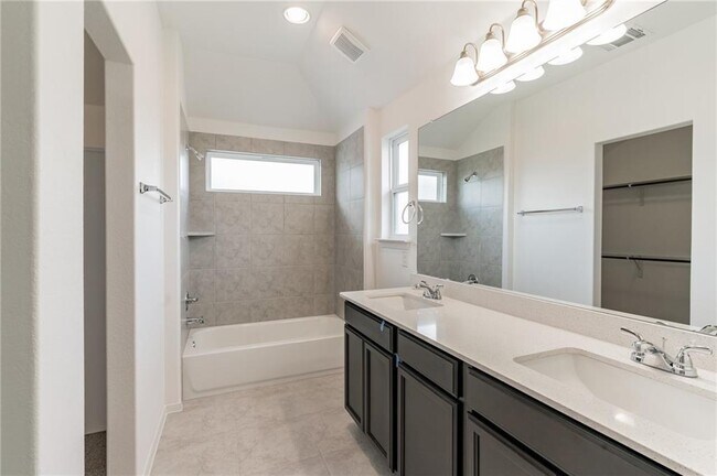 Building Photo - 233 Trailside Ln