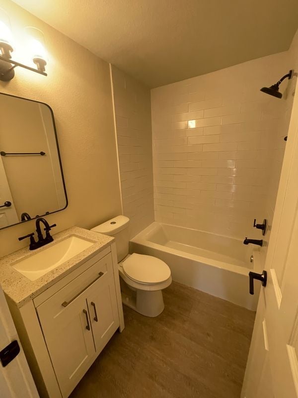 Building Photo - 811 Lotus Path