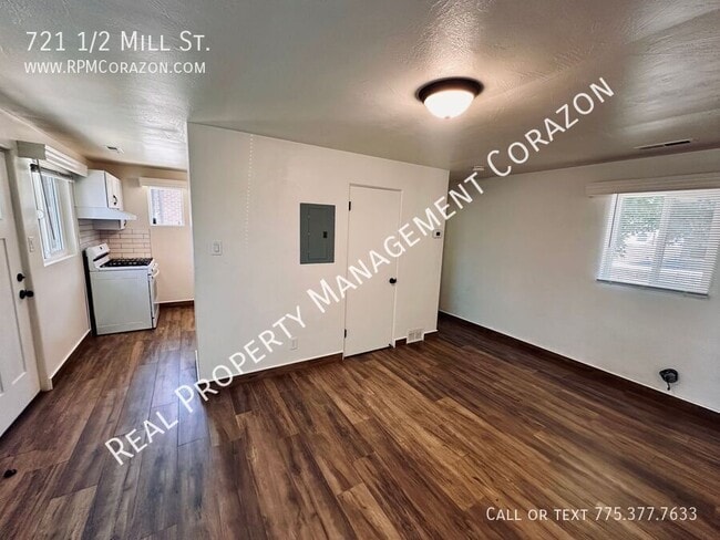 Building Photo - 721 1/2 Mill St.-
