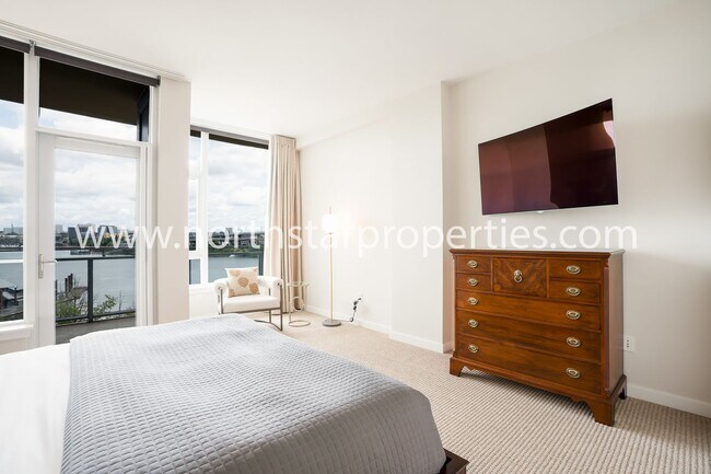 Building Photo - Unobstructed Views at The Strand