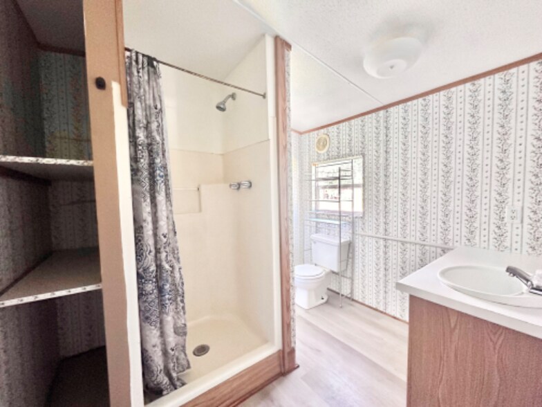 Building Photo - 110 S Rustic Ln