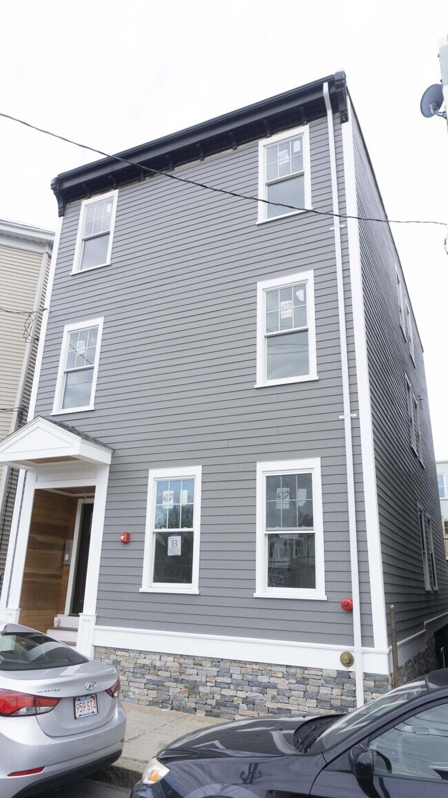 Building Photo - 73 Morris St