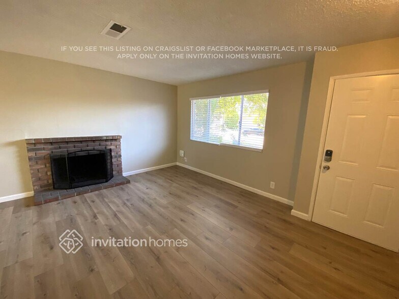 Building Photo - 2156 Cormorant Dr