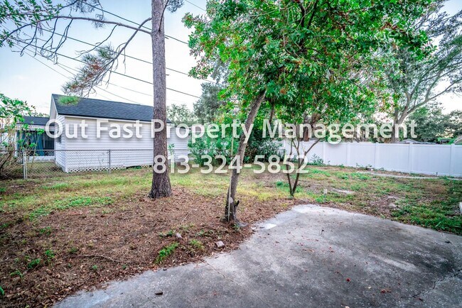 Building Photo - Bright Corner-Lot Home Near Bayshore and City Conveniences