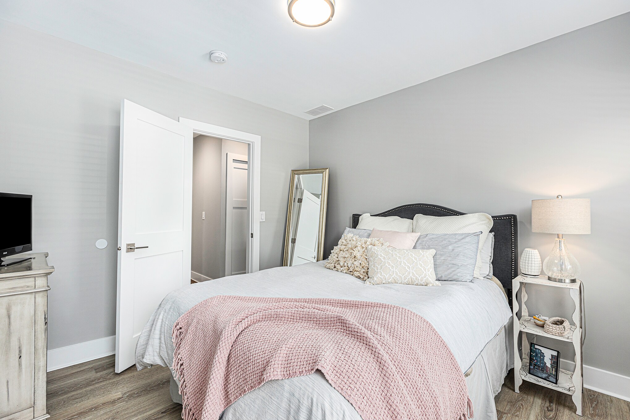 Building Photo - 211 S Pleasant St