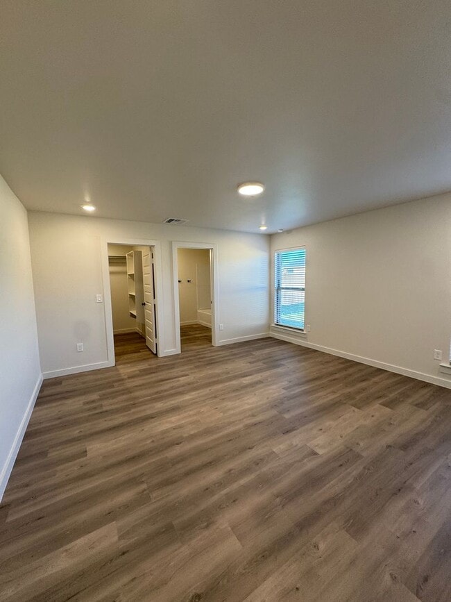 Building Photo - New built in Homestaed 2025 Large 3/2/2